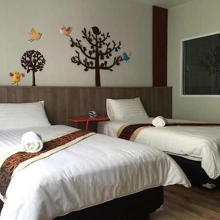Hotel Le Lerts Living Khon Kaen Bagian luar foto
