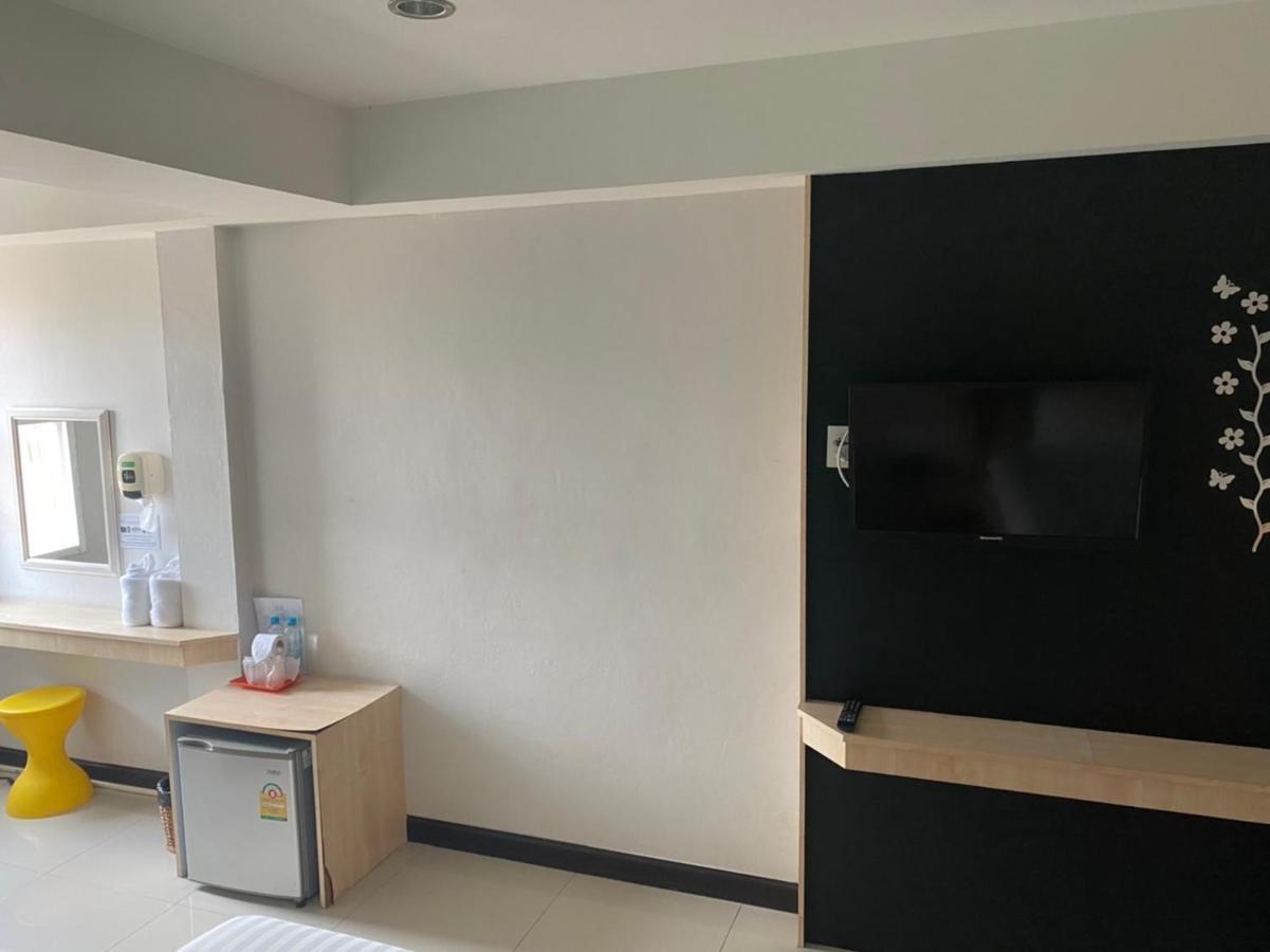 Hotel Le Lerts Living Khon Kaen Bagian luar foto