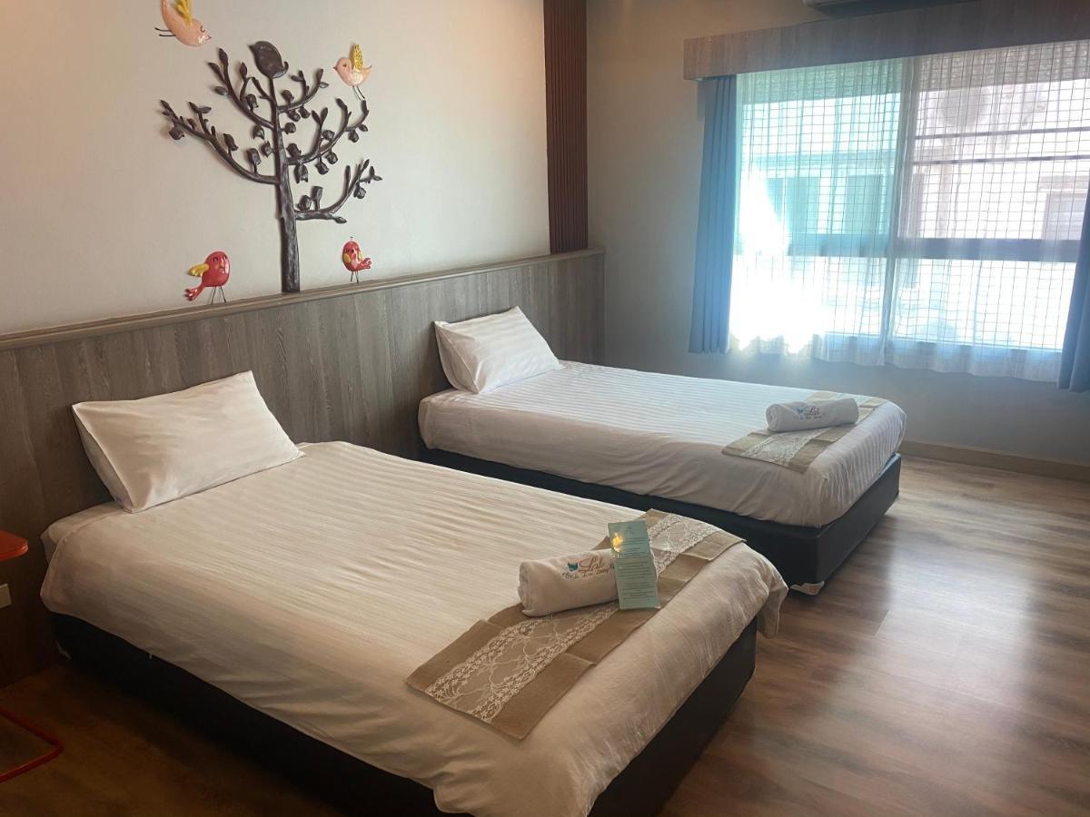 Hotel Le Lerts Living Khon Kaen Bagian luar foto
