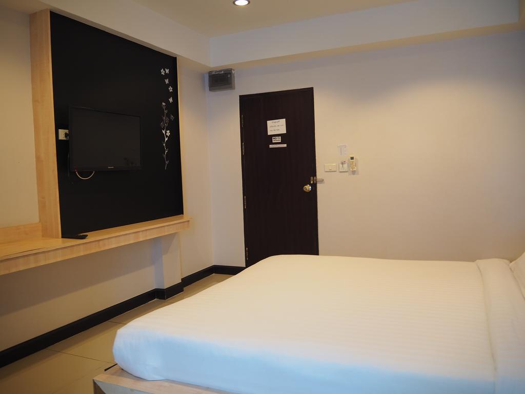 Hotel Le Lerts Living Khon Kaen Bagian luar foto