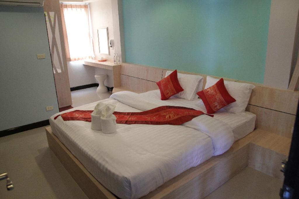 Hotel Le Lerts Living Khon Kaen Bagian luar foto